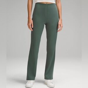 NWOT Lululemon smooth fit pull on high rise pant regular. Size 2